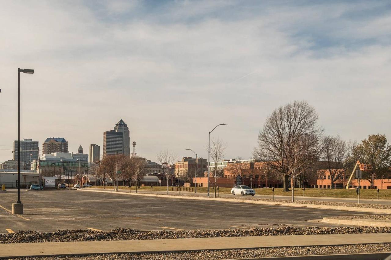 Frontdesk Confluence On 3Rd Apt Downtown Riverwalk Trails Des Moines Exterior foto